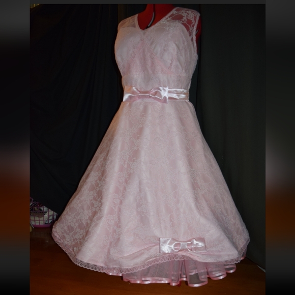 Pink plus size wedding dress - Picture 2 of 4